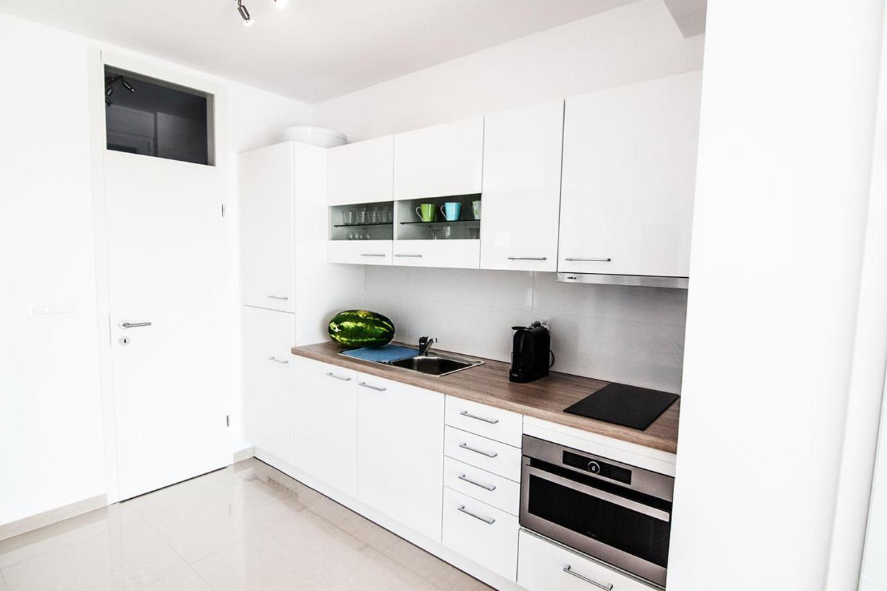 Atrium Blue Holiday House ราชานาส ภายนอก รูปภาพ